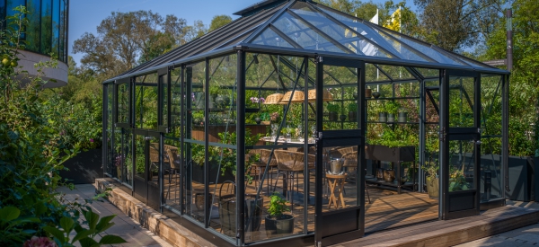 Green House im Sternerestaurant Marburger Esszimmer -   Minze, Mandarinen und Zitronengras stimmen auf Spitzenküche ein 